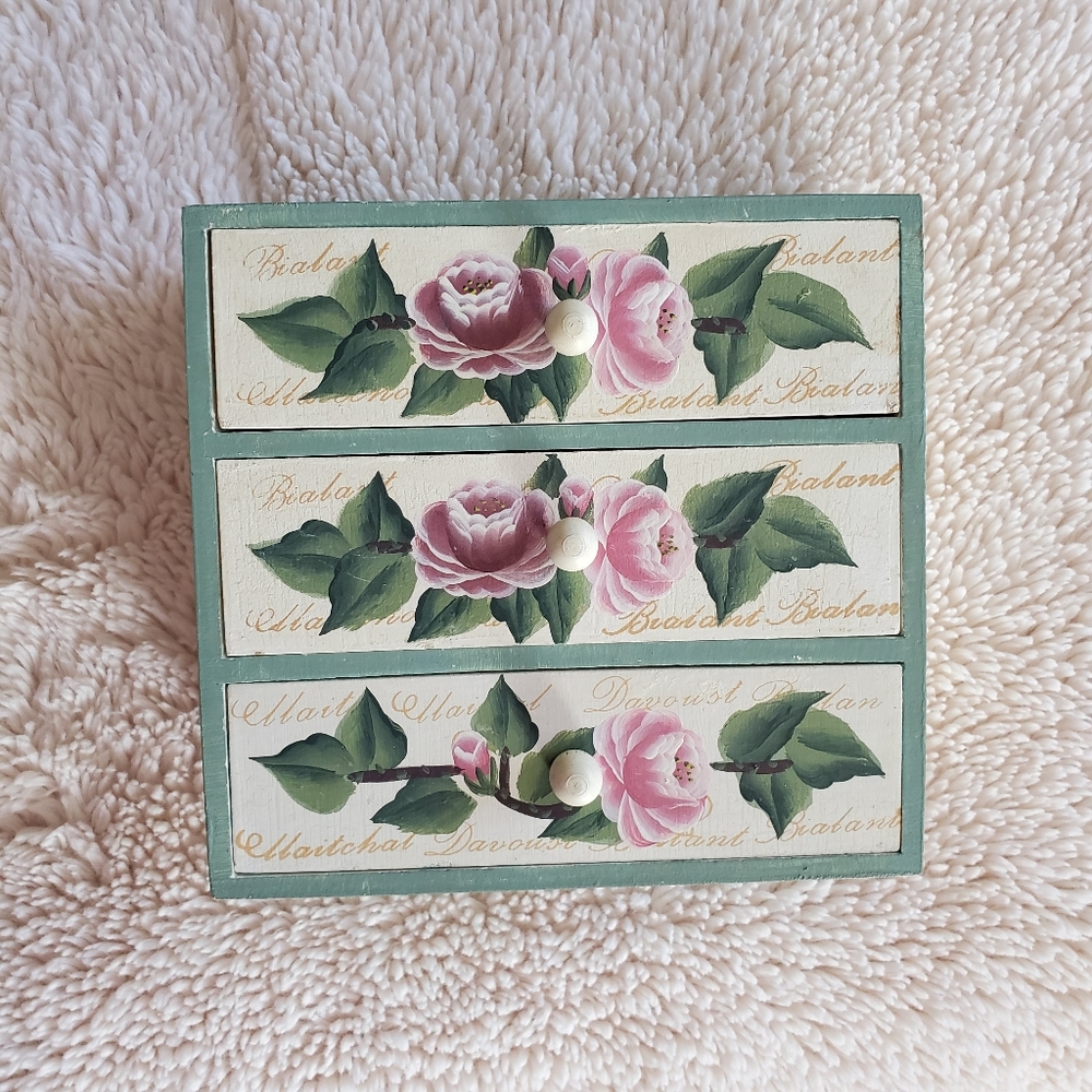 Vintage wooden jewelry handpainted